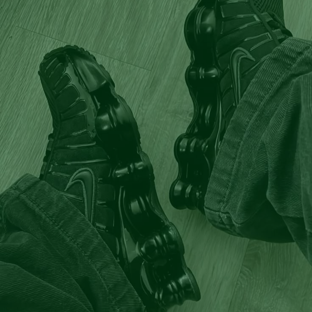 NIKE SHOX