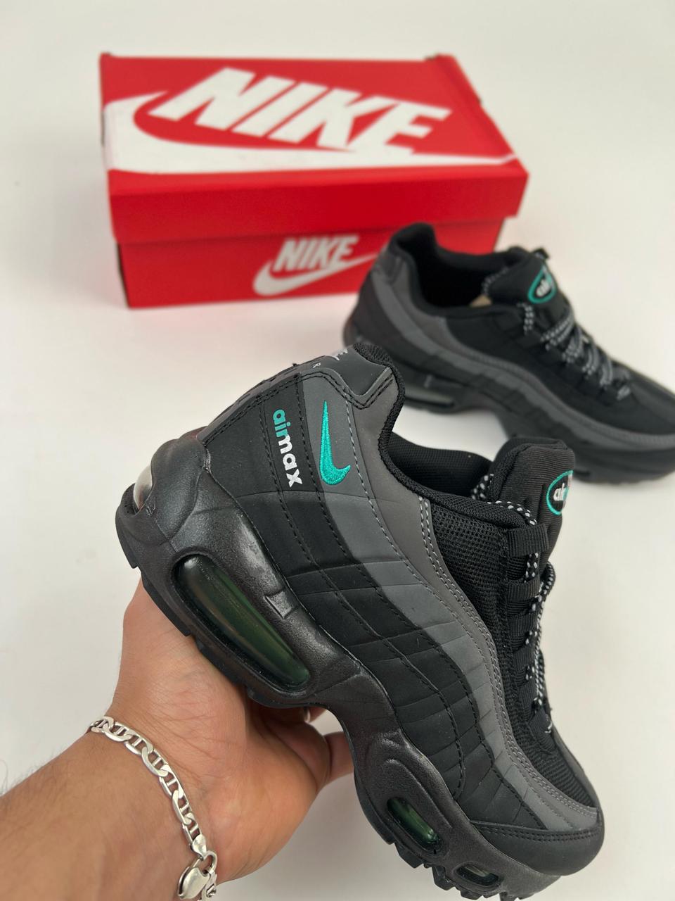 NIKE 95