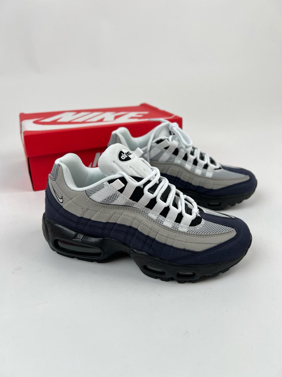 NIKE 95