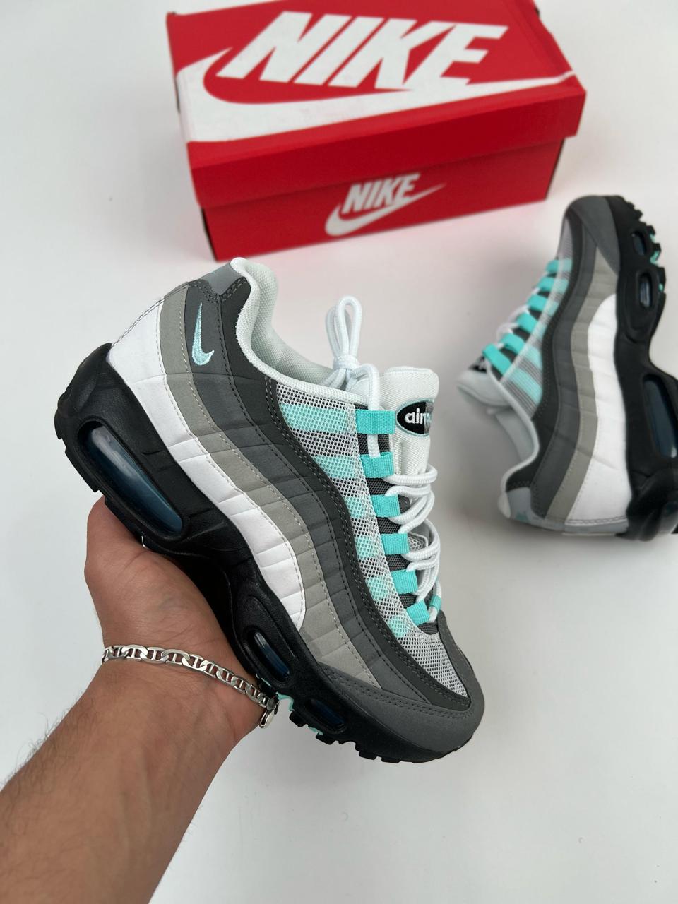 NIKE 95