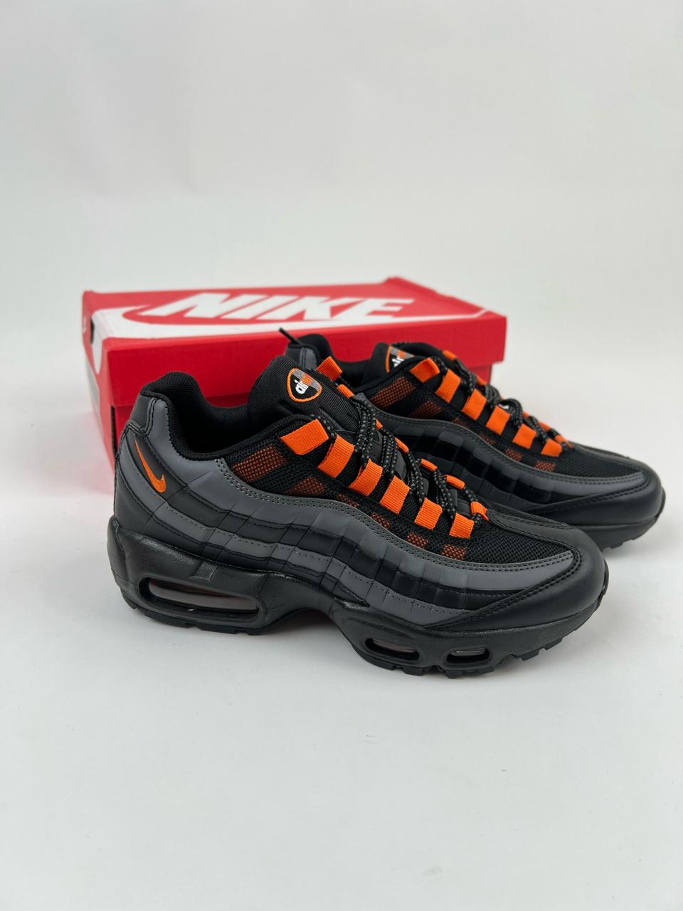 NIKE 95