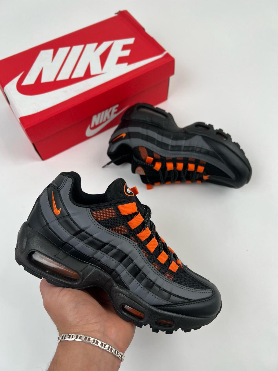 NIKE 95