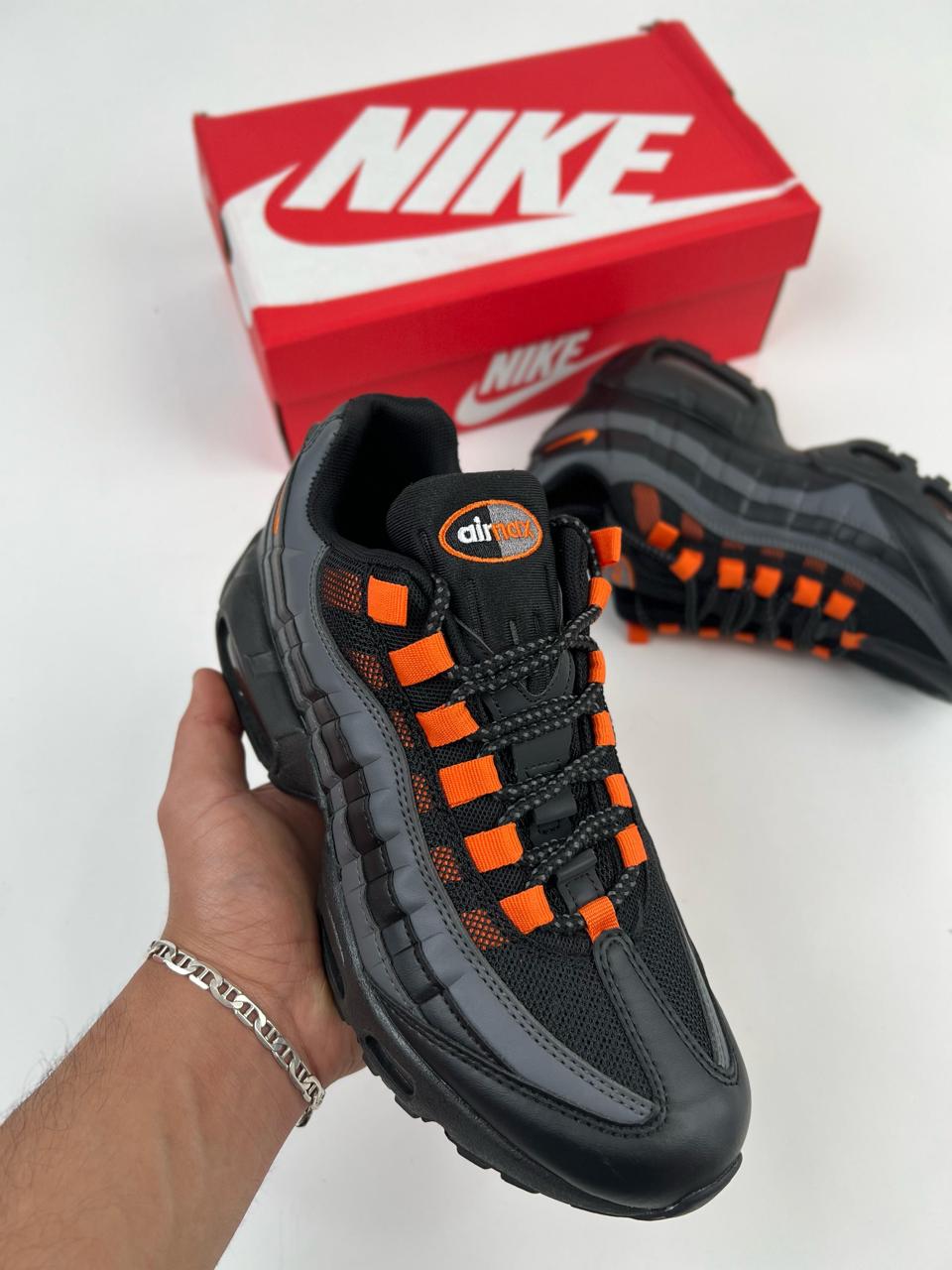 NIKE 95