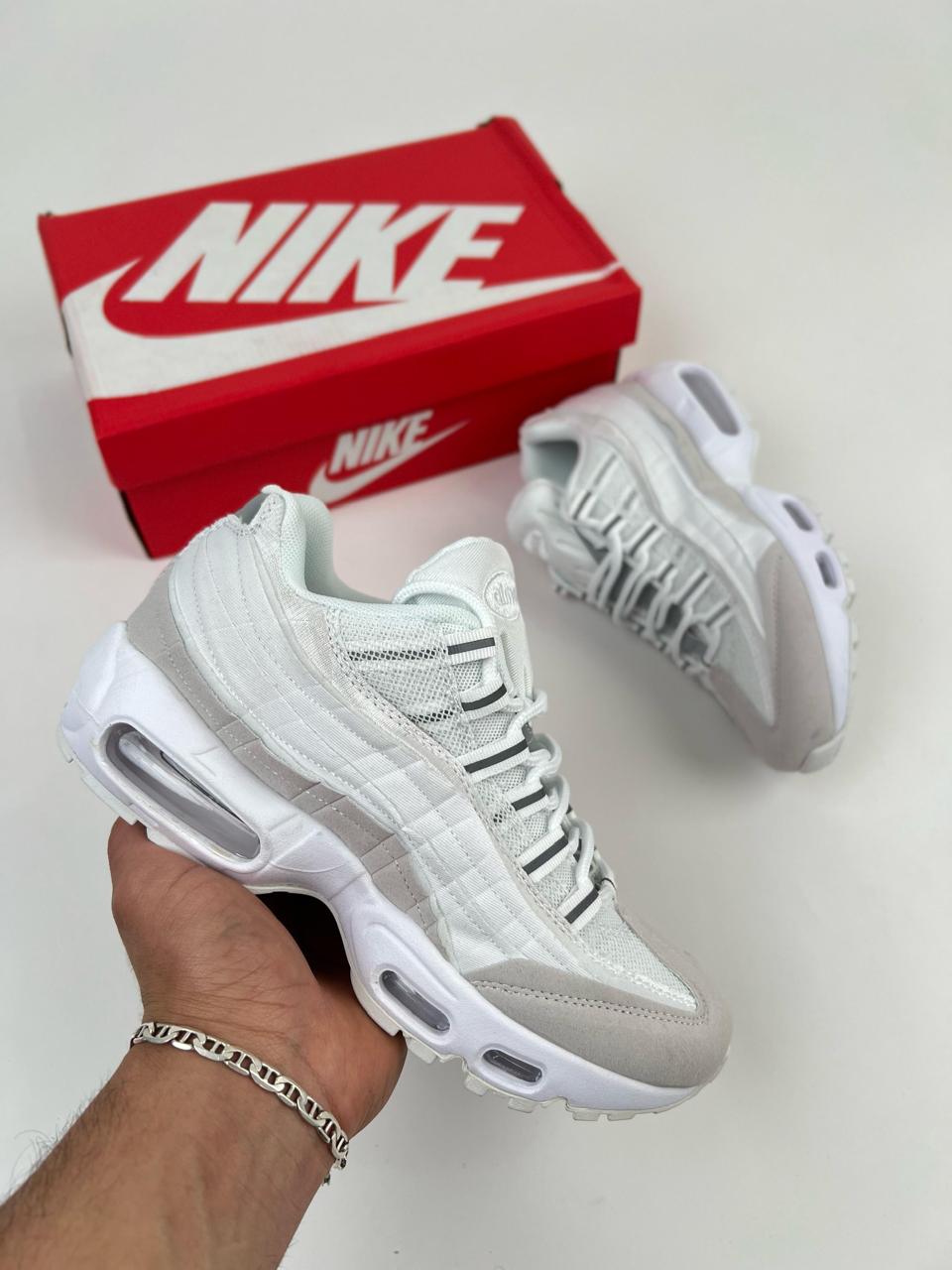 NIKE 95
