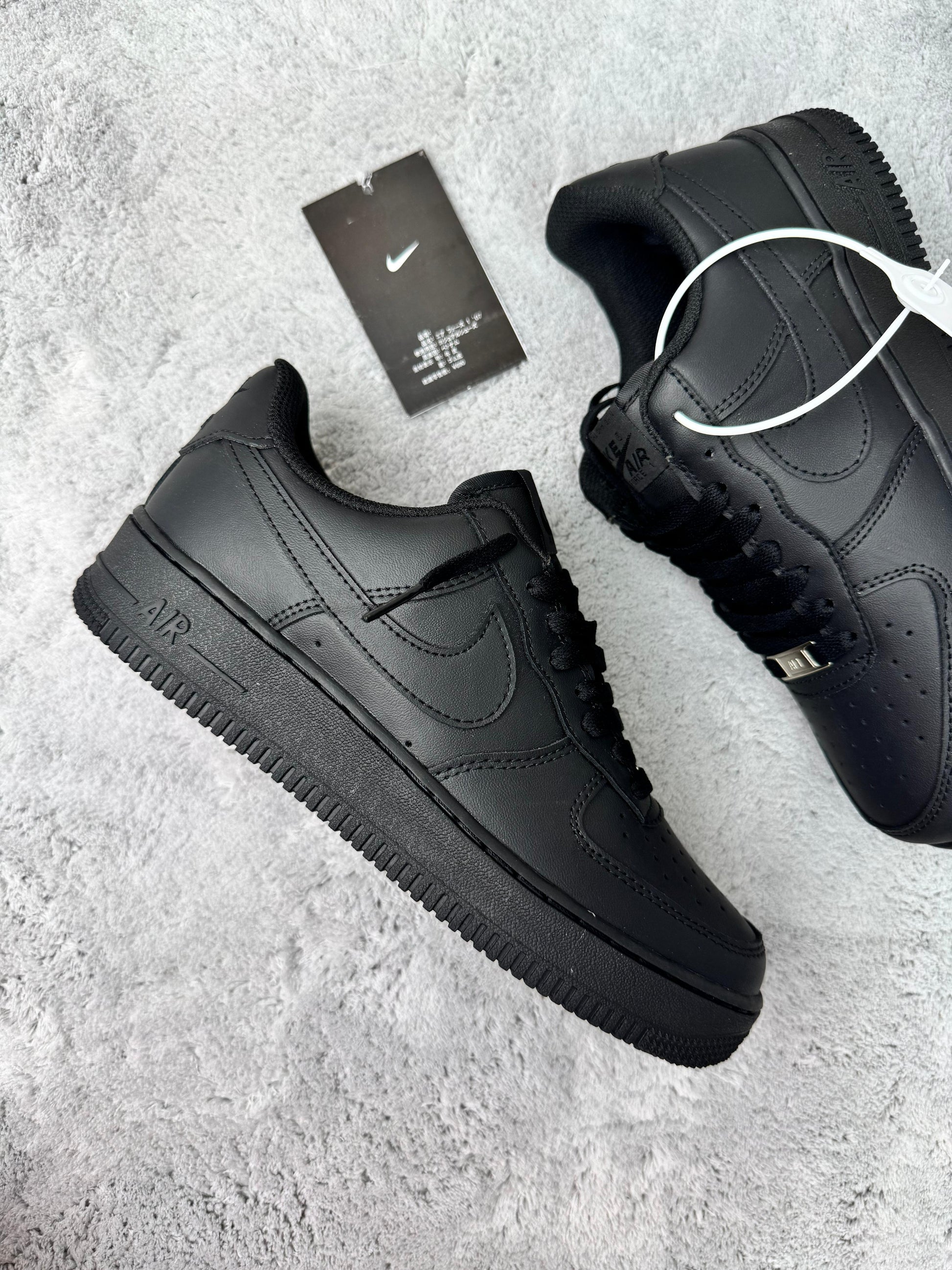 NIKE AIRFORCE