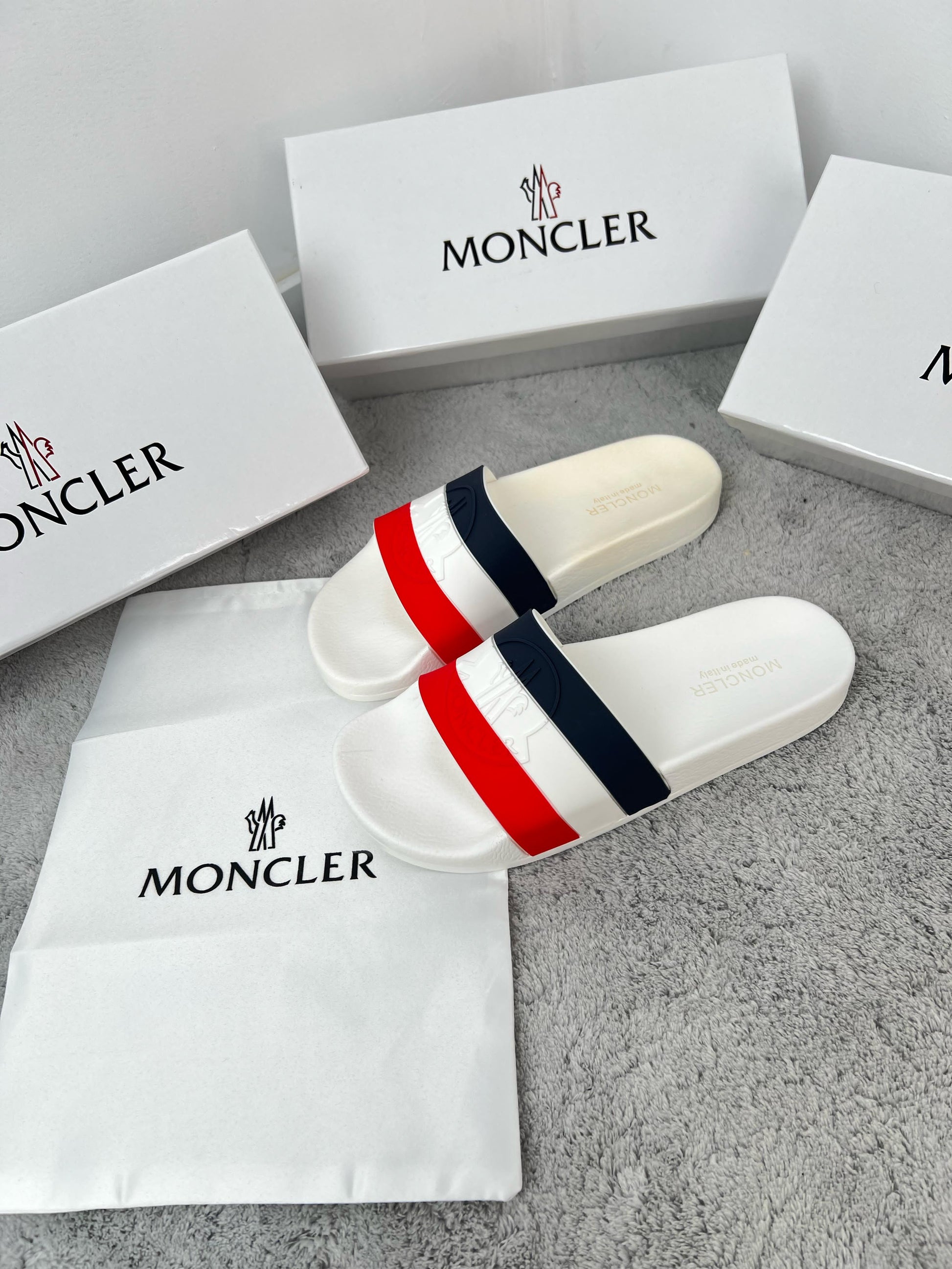 CHANCLAS MONCLER