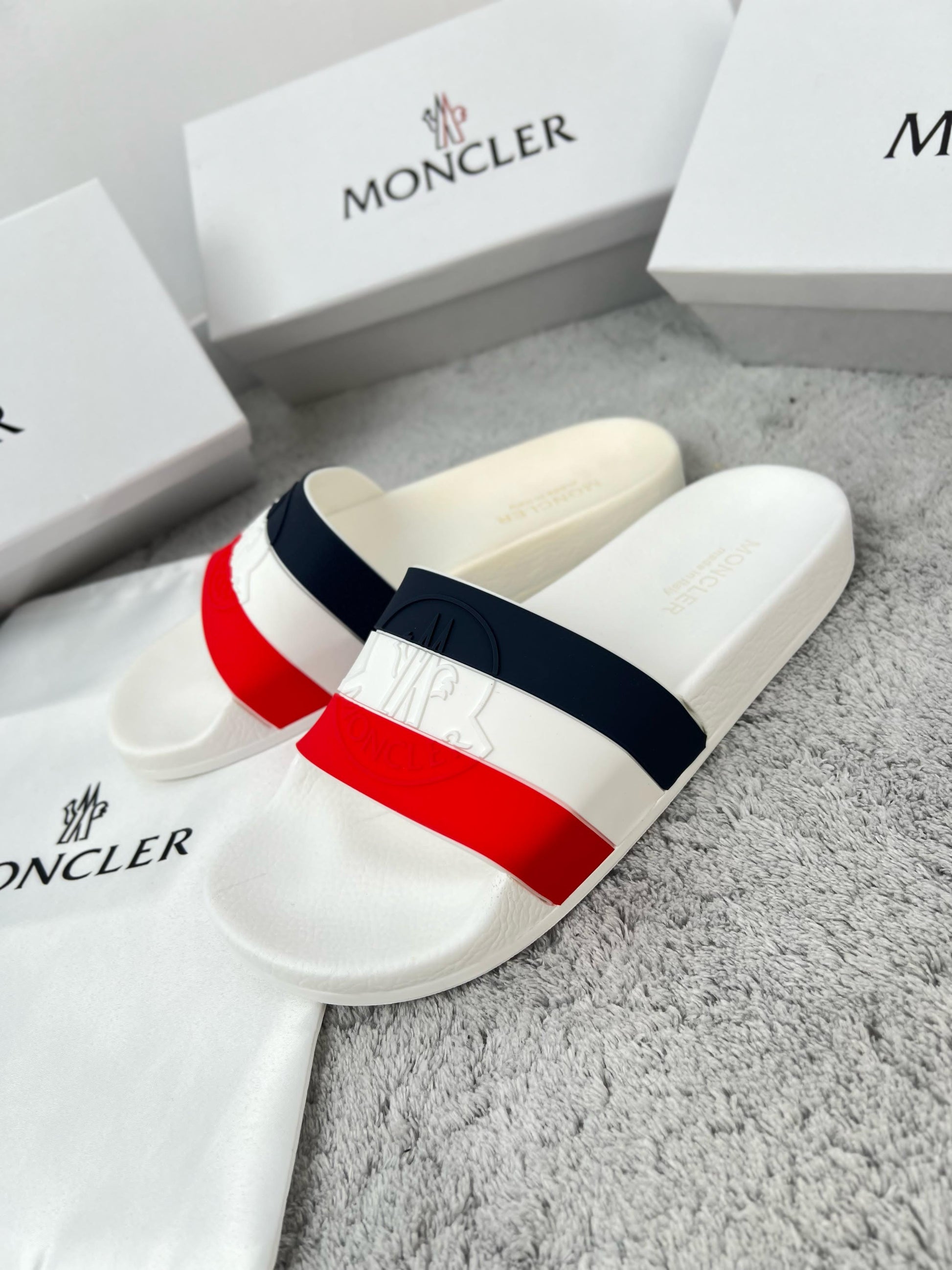 CHANCLAS MONCLER