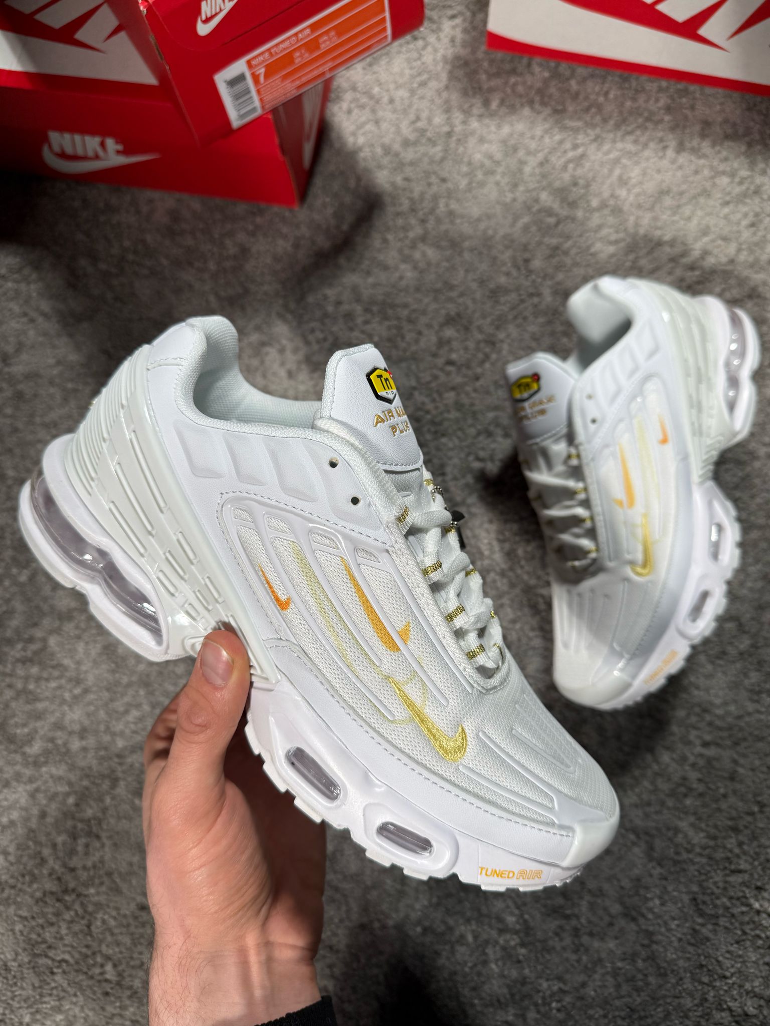 NIKE TN PLUS